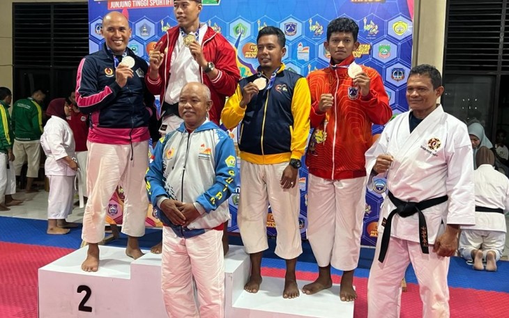 Sertu Jusman meraih medali perak cabor Shorinji Kempo ajang Porprov Sultra.Rabu (30/11)