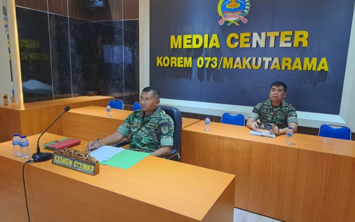 Pelatihan kehumasan dan jurnalistik unsur pimpinan TNI AD secara daring 