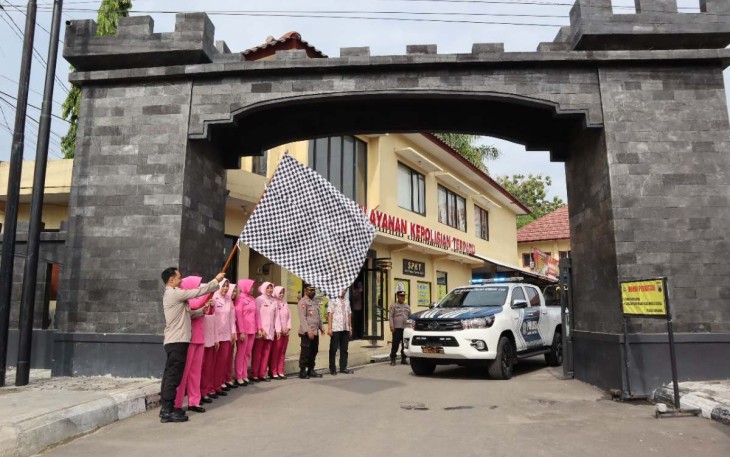 Bantuan kemanusiaan gempa Cianjur Polres Rembang