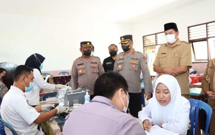 Gebyar vaksinasi Polres Sampang di SMPN 2 Pangarengan