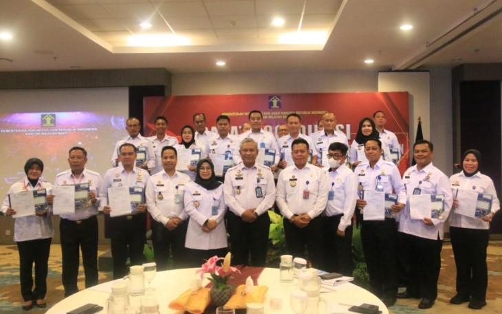 Satuan Kerja Kanwil Kemenkumham Banten saat menerima DIPA tahun 2023 di Aston Anyer Beach Hotel Serang Banten, Rabu (7/12)