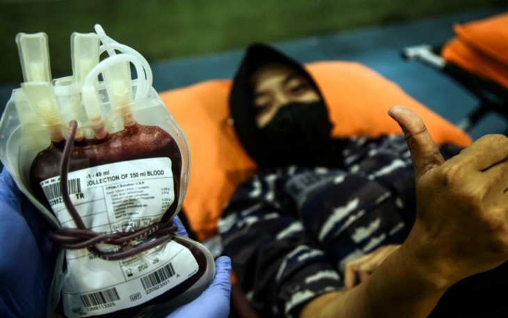 Donor darah HUT ke-60 Korps Wanita TNI AL