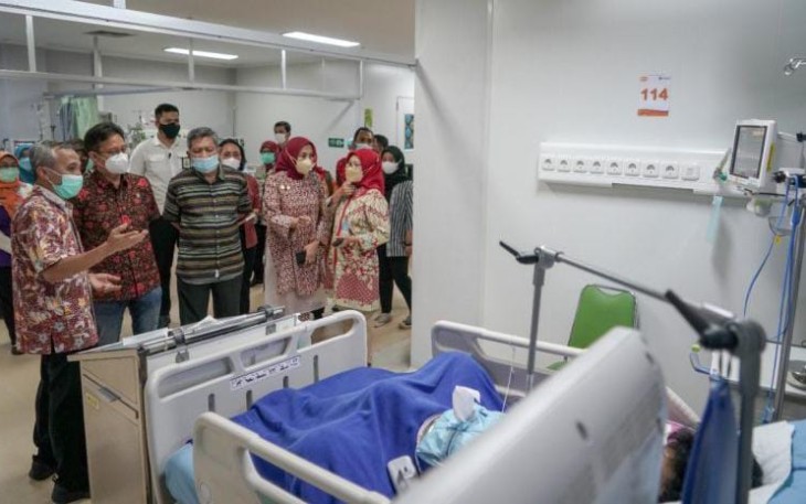 Menkes Budi Gunadi saat mengunjungi fasilitas RSUD Dr Moewardi Solo, Jawa Tengah, Sabtu (10/12)