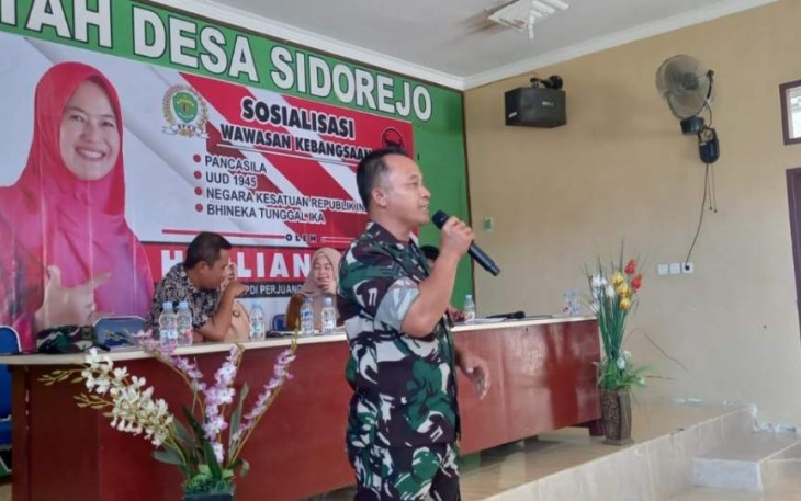 Sertu Djatmiko saat memberikan materi wasbang