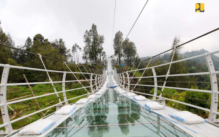 Jembatan Kaca Seruni Point di KSPN Bromo - Tengger - Semeru