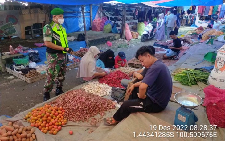 Sertu Yendrizal pantau harga sembako di pasar tradisional 