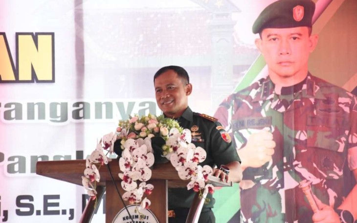 Danrem 081/DSJ Kolonel Inf Deni Rejeki saat memberikan sambutan peresmian Koramil 15/Karanganyar 
