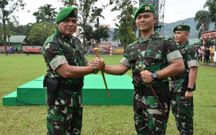 Danrem 023 KS Kolonel Inf Dodi Triwinarto bersama Danyonif 123/RW usai sertijab. Jum'at (23/12)