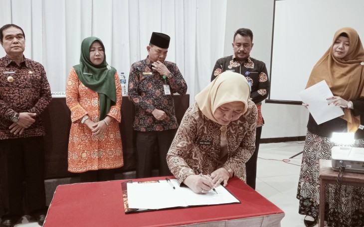 Rakor penyelenggaraan pendataan dan penerbitan dokumen kependudukan penduduk rentan di Provinsi Bengkulu SambungFacebookTwitterWhatsApp