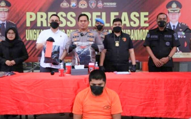Kapolres Gresik AKBP Mochamad Aziz saat konferensi pers 