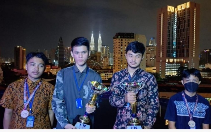 Tim Robotika MAN 2 Banyumas raih juara di Malaysia, Jum'at (2/12)