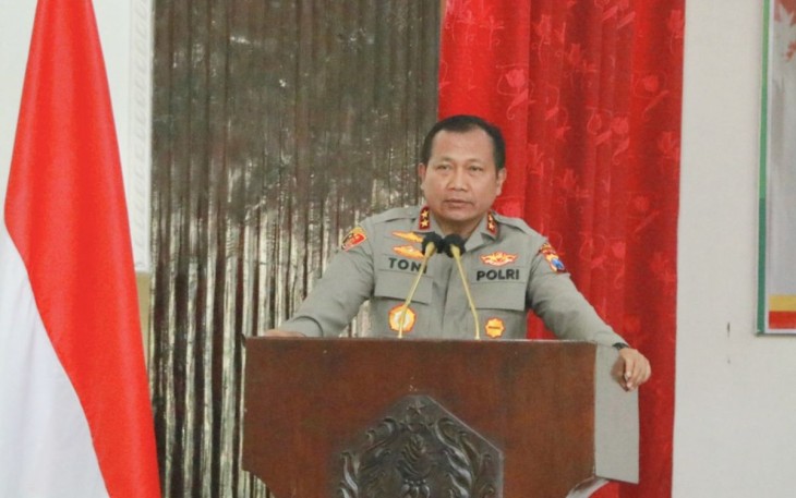 Kapolda Jatim Irjen Pol Toni Harmanto saat memberikan pembekalan Siswa Diktuk Bintara di SPN Mojokerto Polda Jatim, Senin (19/12)