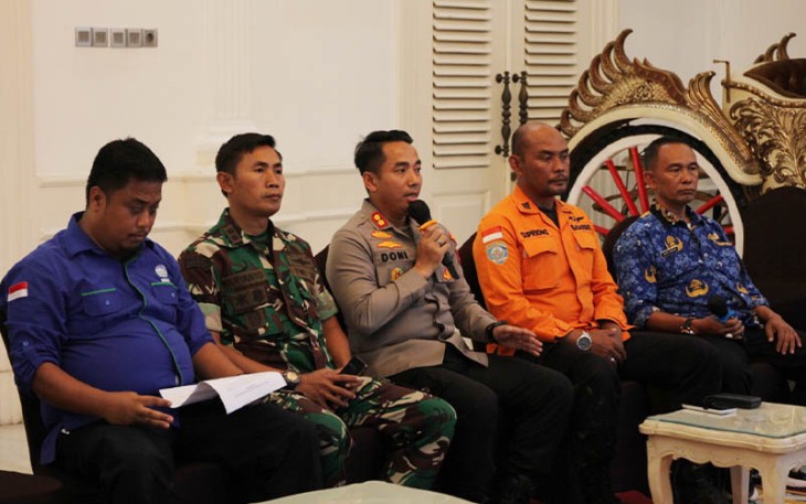 Konferensi pers update penanganan bencana gempa Cianjur di Pendopo Bupati Cianjur, Jawa Barat, Selasa (29/11).