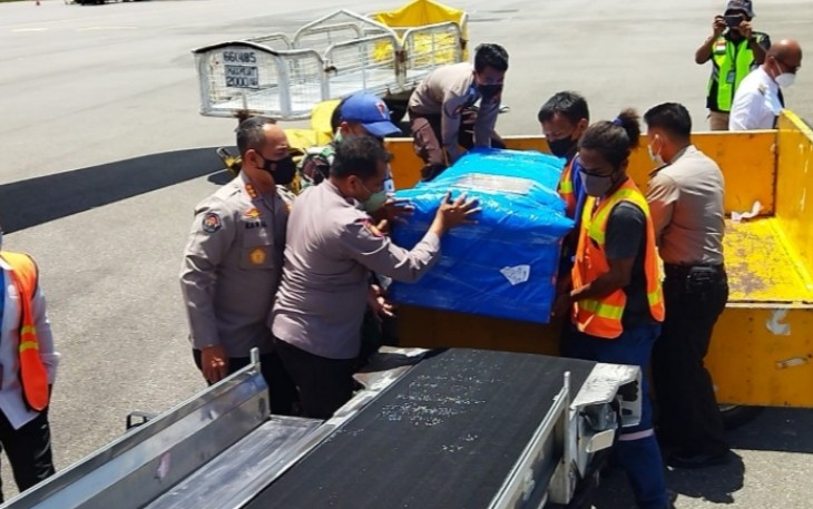 Korban penebakan KKB saat tiba di bandara