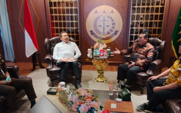 Jaksa Agung ST Burhanuddin ketika menerima Pengurus SMSI Pusat yang dipimpin Ketua Umum Firdaus di Gedung Bundar Kejaksaan Agung Jakarta (6 Juli 2022).