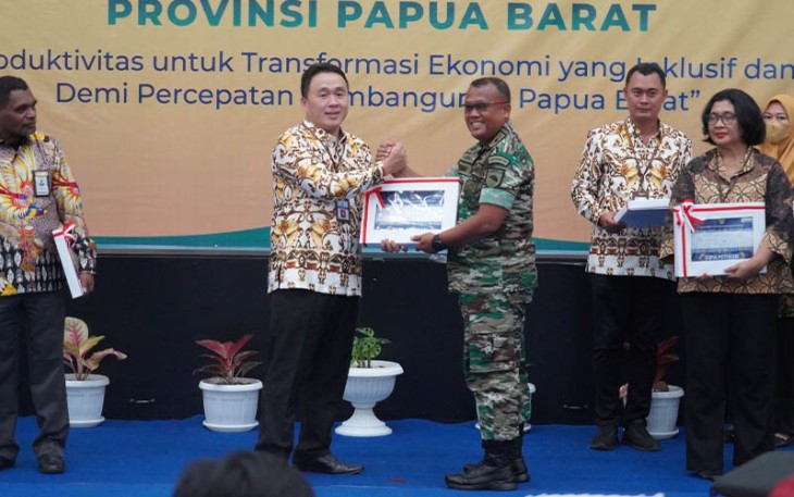 Penyerahan DIPA dan TKDD TA 2023 Provinsi Papua Barat