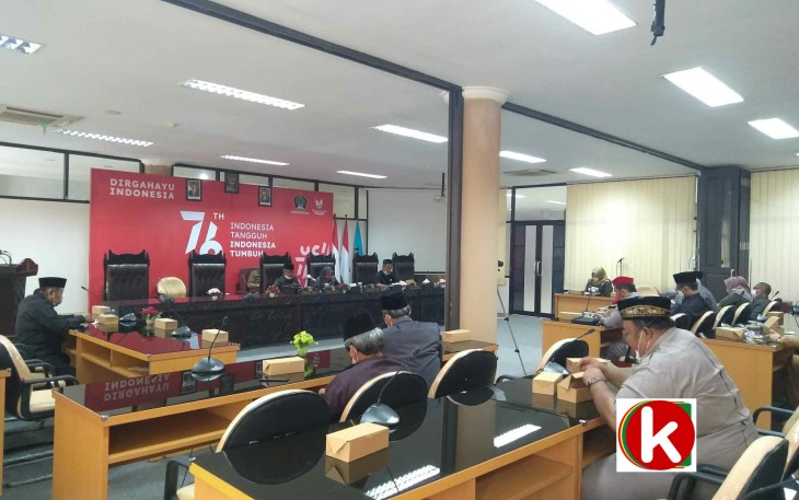 Rapat Paripurna DPRD Kabupaten Blitar Penyampaian Hasil Reses Masa Sidang II Tahun 2022 (foto : Faisal NR / Klikwarta.com)