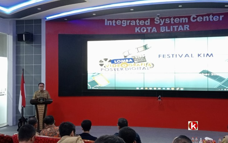 Wakil Walikota Blitar Tjutjuk Sunario Berikan Sambutan di Acara Penyerahan Penghargaan Festival KIM di Diskominfotik Kota Blitar (Foto : Faisal NR / Klikwarta.com)