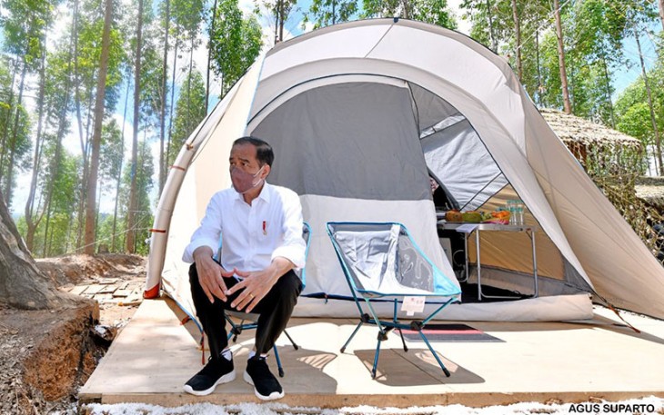 Presiden Jokowi saat kemah di Titik Nol IKN Nusantara. (Foto : twitter.com/jokowi)
