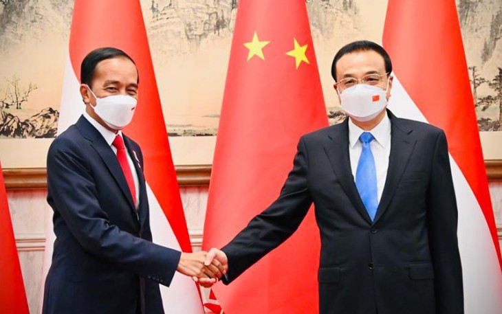 Presiden RI Ir H Joko Widodo saat bertemu Perdana Menteri RRT Li Keqiang di Beijing, Selasa sore.
