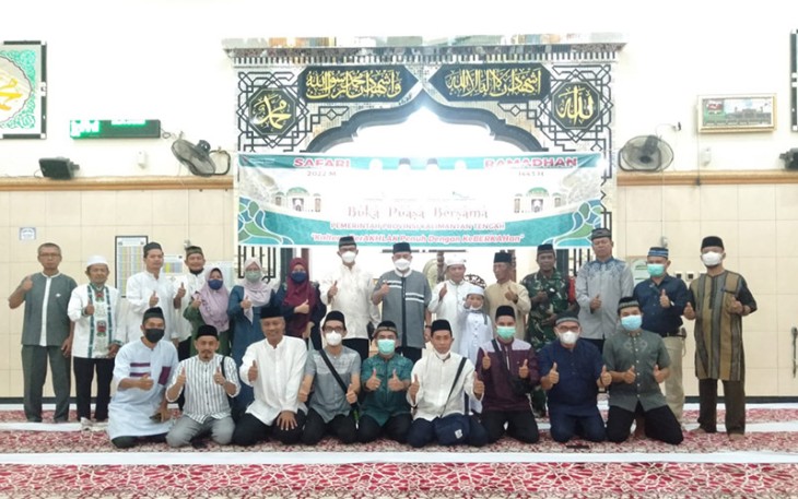 Babinsa Serka Muhammad Arifin saat Hadiri Safari Ramadhan Pejabat Pemerintahan Provinsi Kalteng 