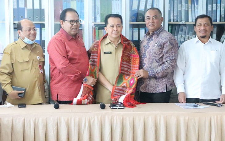Dirjen Keuda Kemendagri saat menerima audiensi pimpinan dan anggota Dewan Perwakilan Rakyat Daerah (DPRD) Sumatera Utara (Sumut) di Kantor Kemendagri, Jakarta, Senin (3/10/2022). 
