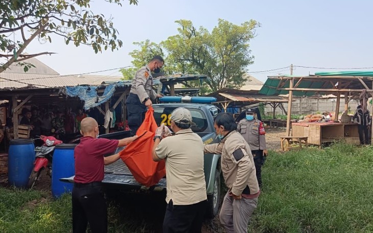 Proses evakuasi penemuan mayat