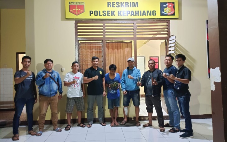Terduga Pelaku dan Barang Bukti saat Diamankan 