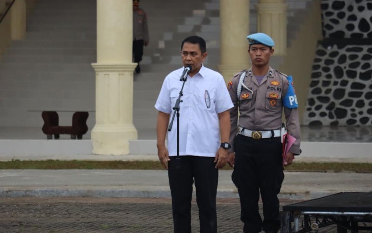 Dir Reskrimum Polda Bengkulu Kombes Pol Teddy suhendyawan, S.Ik saat memimpin pelaksanaan Apel Pagi (20/06/22) di lapangan Rekonfu Mapolda Bengkulu.