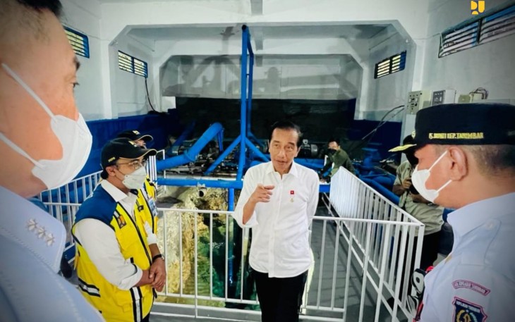 Presiden Jokowi saat Tinjau SPAM Wey Momolin