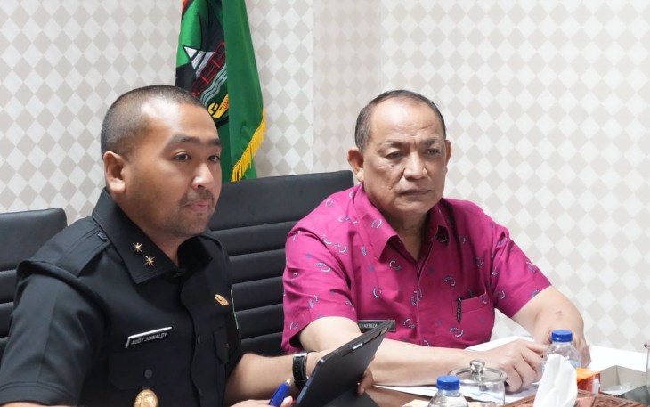 Suasana Rakor Tim Percepatan Pembangunan Jalan Tol Sumbar di Padang.