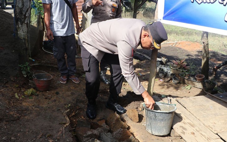 Peletakan batu pertama Bedah Rumah Warga Bentiring