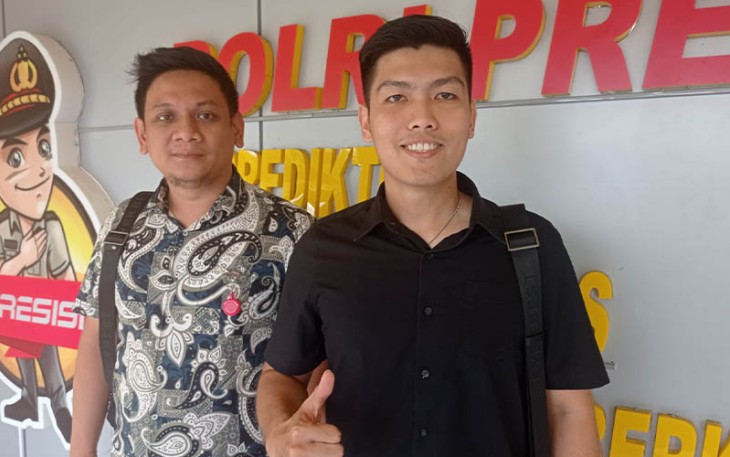 Marshall Tambajong, SH.MH bersama Kliennya Michelle Karundeng