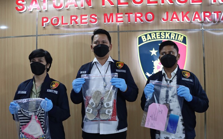 Polres Metro Jakarta Barat saat conferensi pers dengan menunjukan barang bukti yang diamankan, Kamis (31/03/2022).