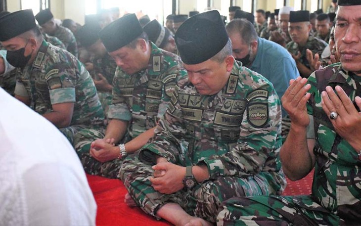 Pangdam I/BB bersama Prajurit saat Doakan TNI AD Semakin Kuat Jaga Kedaulatan NKRI 