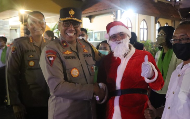 Wakapolda Bengkulu saat Cek Langsung Situasi Pengamanan Malam Natal di Kota Bengkulu