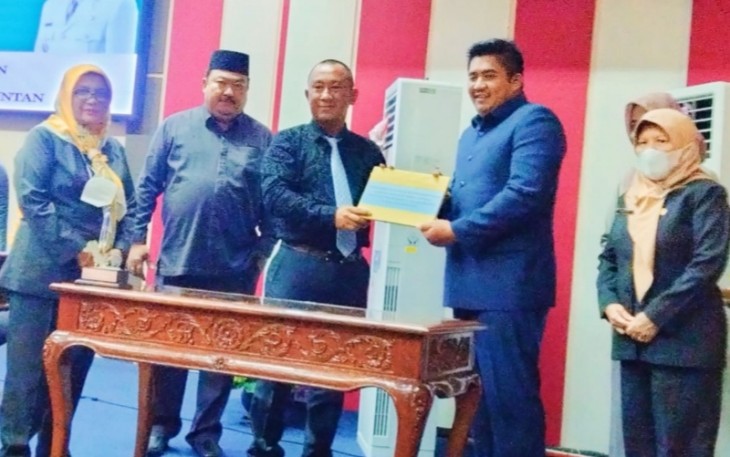 Saat Rapat Paripurna DPRD Bintan Sahkan Ranperda Pertanggungjawaban Pelaksanaan APBD TA 2021 Jadi Perda
