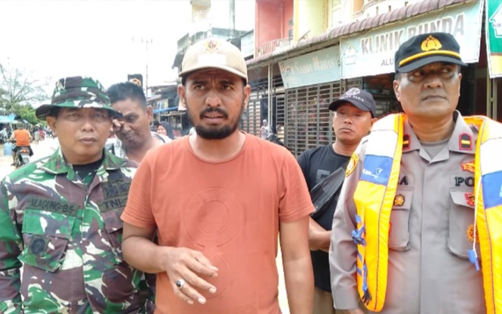 Muspika Indra Makmu Aceh Timur saat Pantau Keadaan Banjir