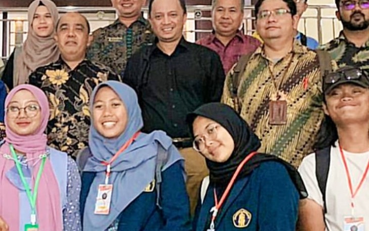 Foto bersama usai rapat