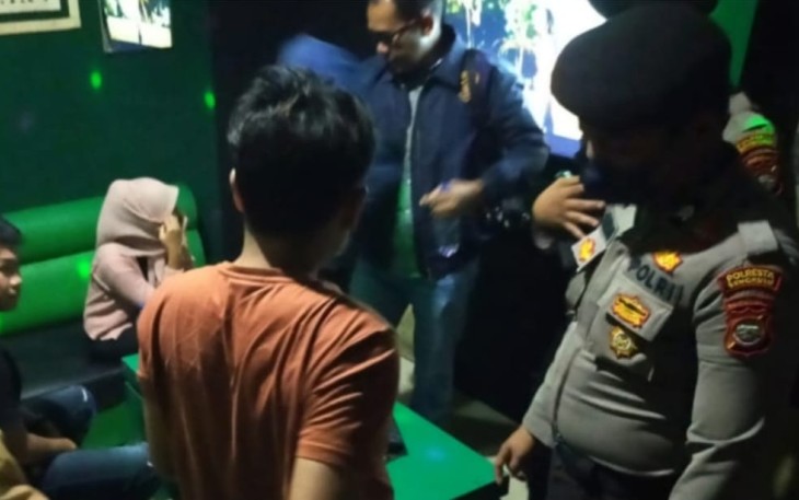 Polisi saat gelar razia