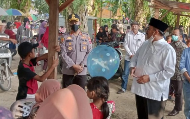 Bupati Tinjau Tradisi Balimau Batang Asik