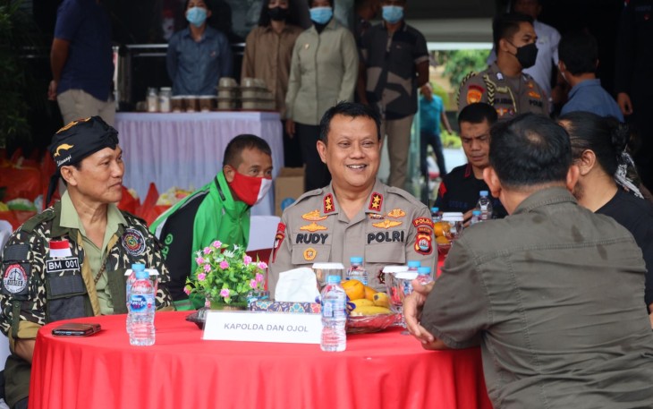 Polda Banten saat Gelar 'Yuk Ngopi Wae Ojol Banten Bareng Kapolda'