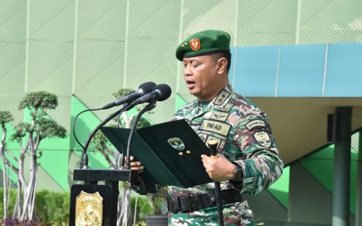 Pangdam Jaya Mayjen TNI Untung Budiharto saat pimpin upacara peringatan Hari Juang Kartika TNI AD ke-77 Tahun 2022