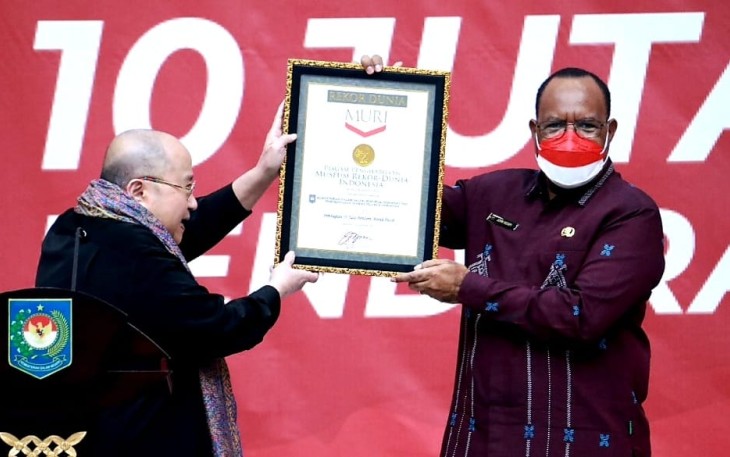Kemendagri saat Terima Rekor Dunia MURI