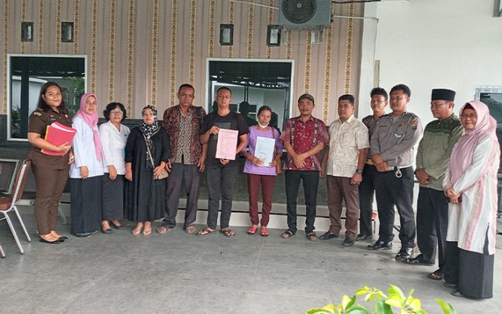 Kejari Labusel saat Gelar Diversi Kasus Laka Lantas 