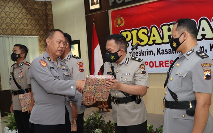Upacara sertijab dan pisah sambut pejabat jajaran Polres Karanganyar, di Aula Wira Pratama I, Selasa (9/8/2022).