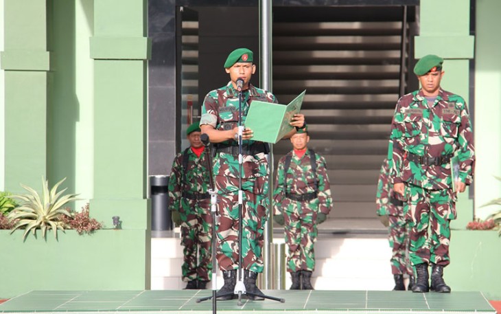 Kepala Staf Kodim 0906/Kutai Kartanegara saat pimpin upacara bendera, Senin (29/8/2022) kemarin.