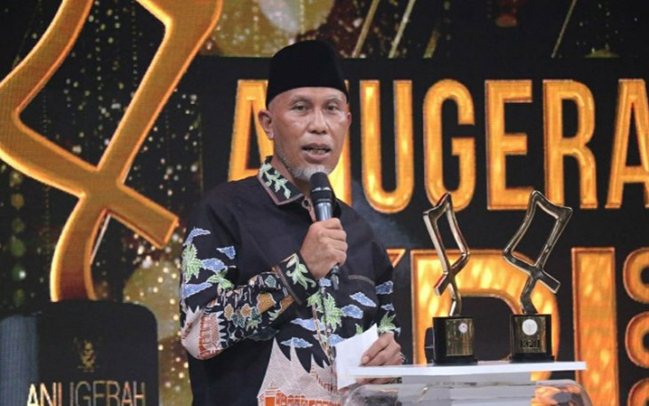 Gubernur Sumbar Mahyeldi pada Anugerah KPI 2022 di Studio 1 Menara Kompas, Jalan Palmerah Selatan, Tanah Abang, Jakarta, Sabtu (15/10/2022).