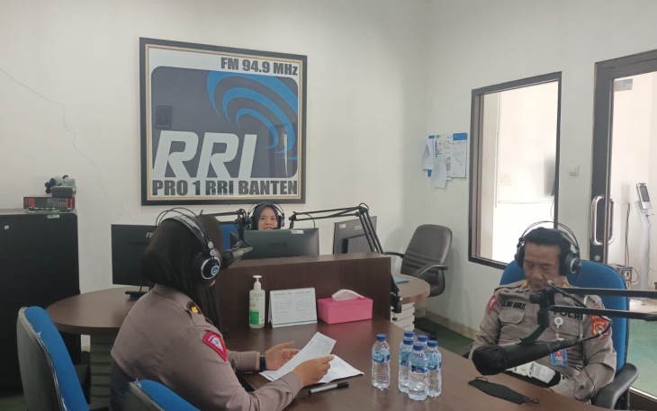 Ditlantas Polda Banten saat Talkshow di RRI Banten