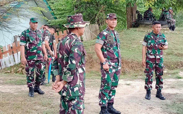 Danrem 143/HO saat Kunjungi Kompi Senapan A Yonif 725/Woroagi di Bau bau